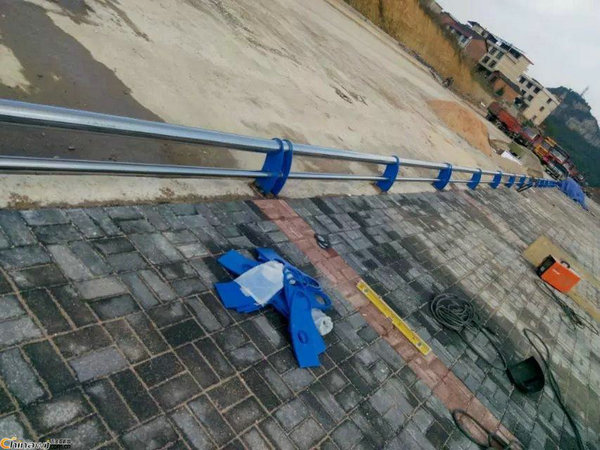 道路護欄
